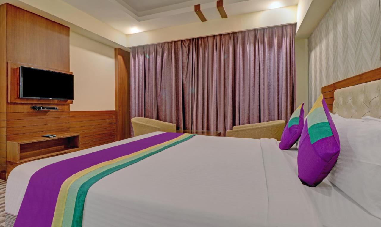 Treebo Premium Pearl Avenue, Ring Road Hotell Dehradun Eksteriør bilde