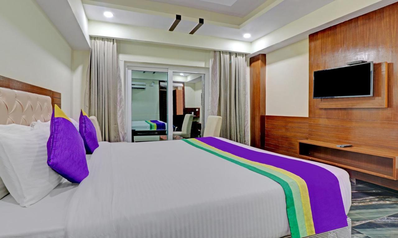 Treebo Premium Pearl Avenue, Ring Road Hotell Dehradun Eksteriør bilde
